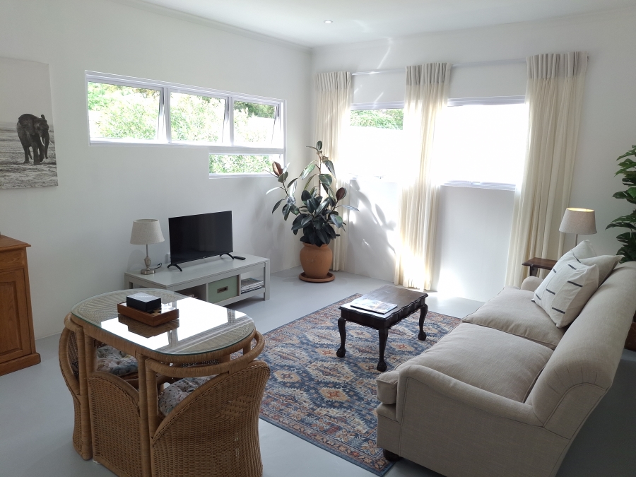 To Let 1 Bedroom Property for Rent in Clovelly Western Cape